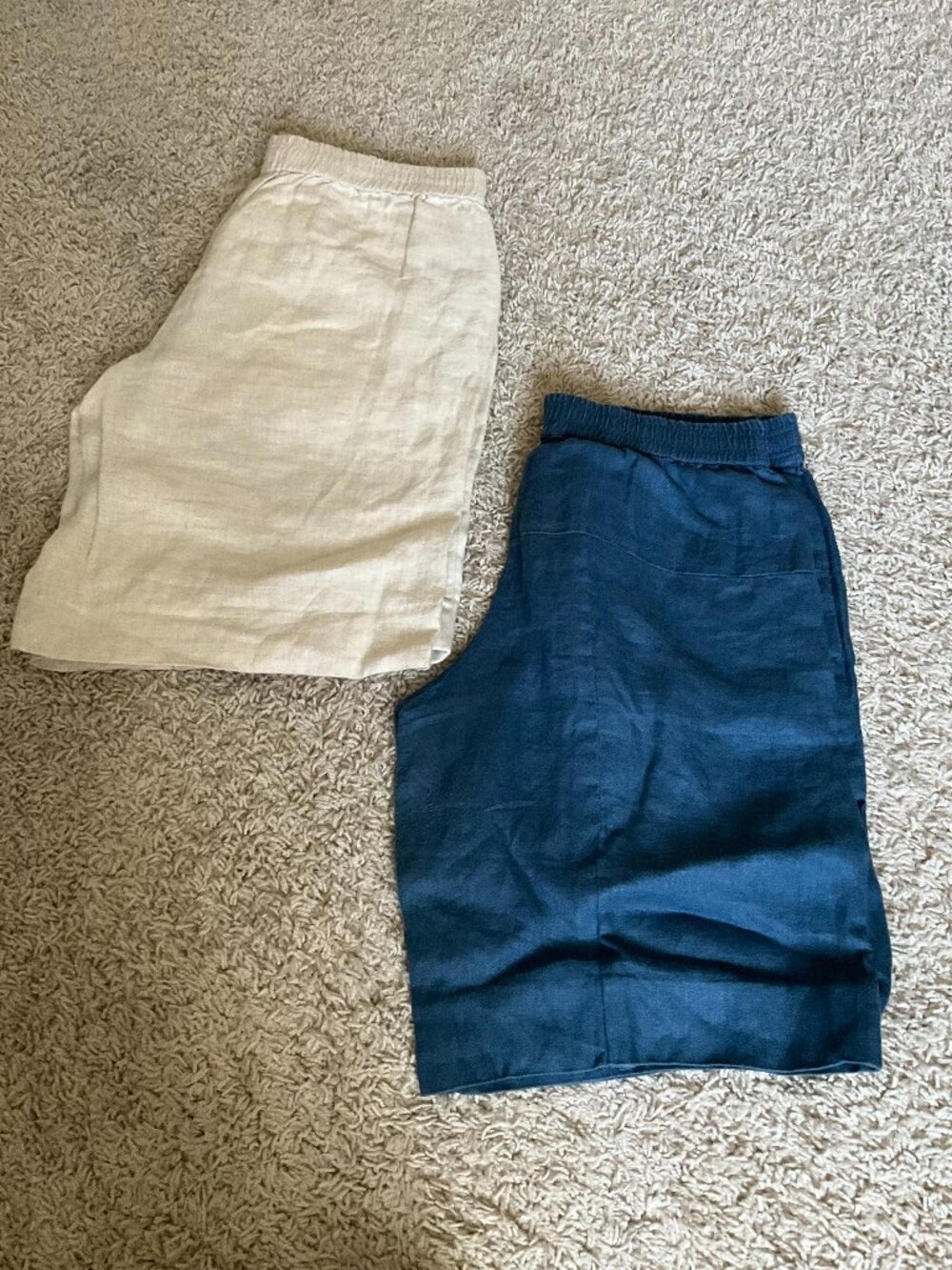 J.CREW SET OF 2 LINEN SHORTS. SIZE: XS. COLOR: NATURAL AND NAVY.
